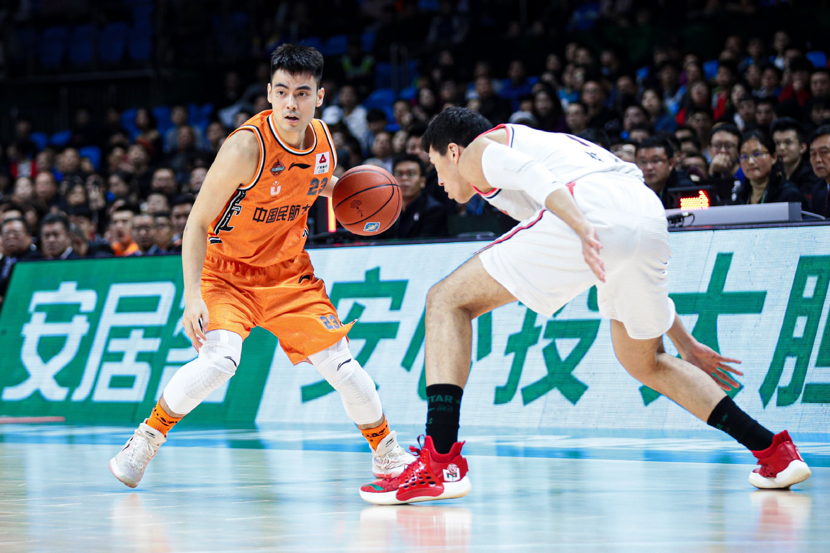 体育游戏里程碑夜山东男篮门线救险，CBA常规赛今夜刷纪录，话题不断，数据趋势出现新变化的简单介绍