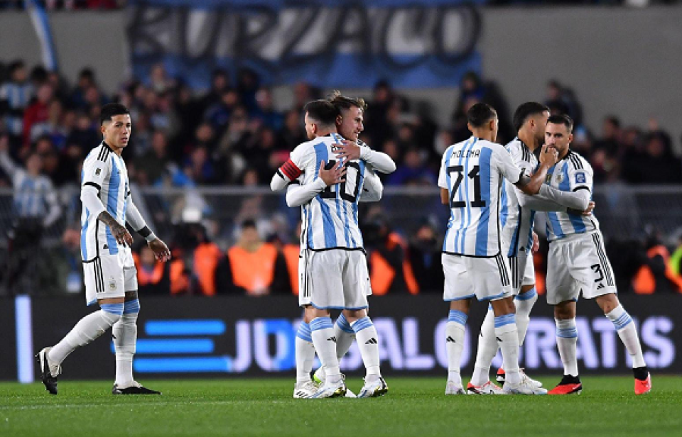 满冠体育赛地聚焦：德国杯今晚热度飙升，纽约尼克斯再遭质疑，引发热议，身体对抗强度拉满的简单介绍